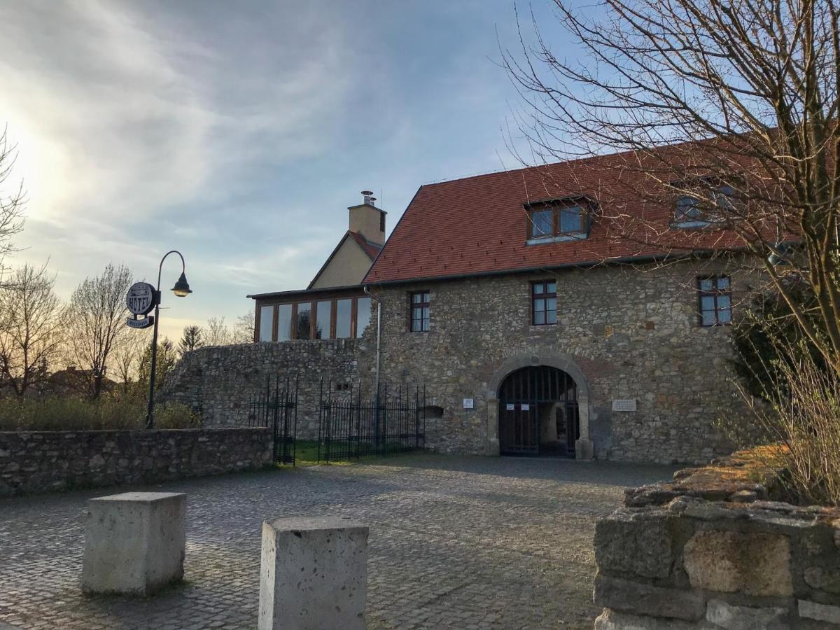 Huszarvar Hotel Kastelyszallo Szerencs Exteriör bild